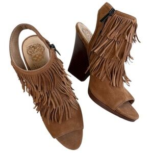 EUC Vince Camuto Leather Jadon Fringed Sandal
Booties Sz. 6.5